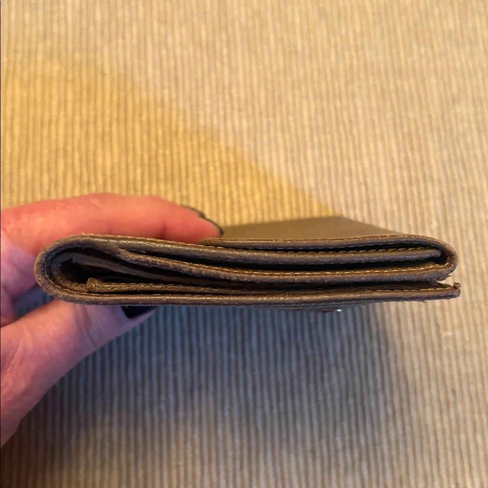 Vintage Gucci Bifold Wallet - Picture 9 of 10